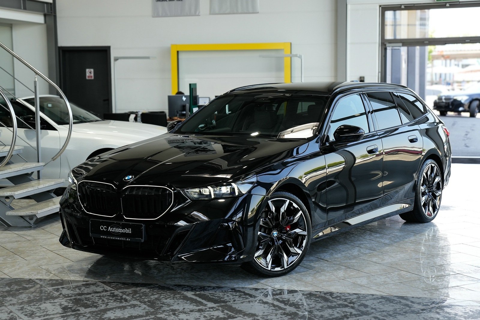 BMW 520 i Touring M SPORT PRO 1