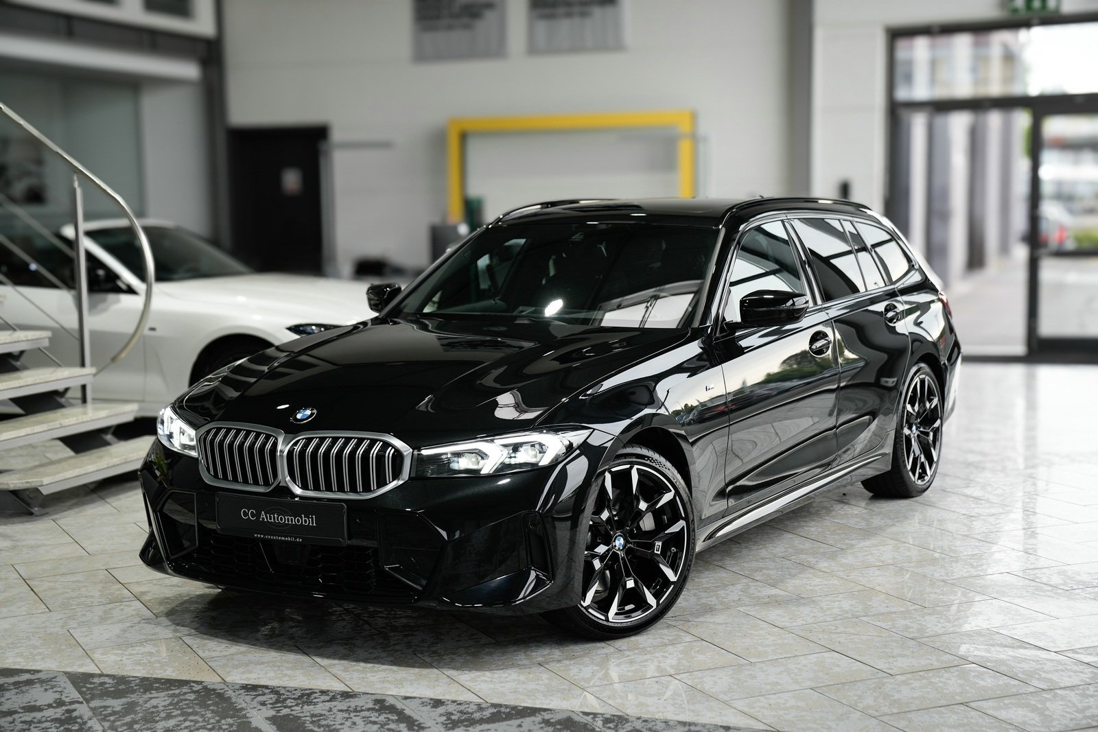 BMW 330 i xDrive Touring M Sport 1
