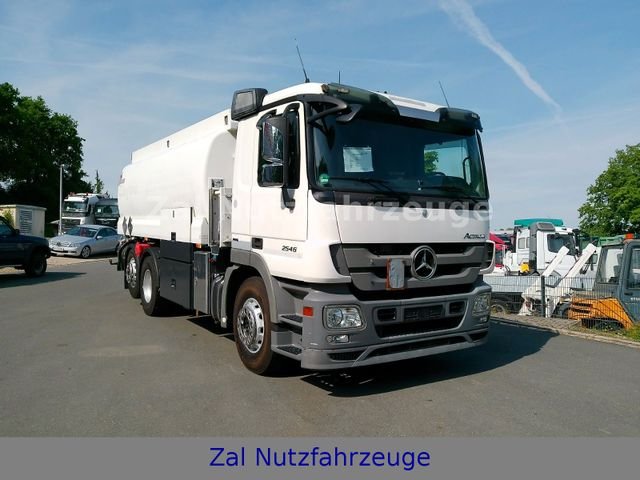 Actros 2546 6X2 Lindner&Fischer   20500 L